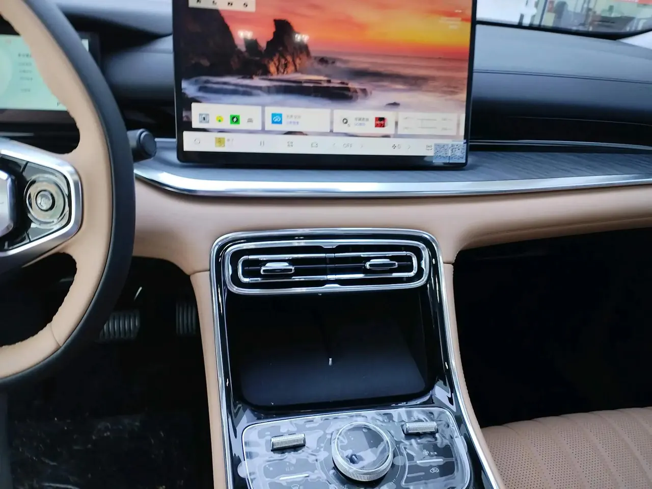 Geely Galaxy 2025 xingyao 6 EM-i 1.5 125km exploration version automatic gear 10