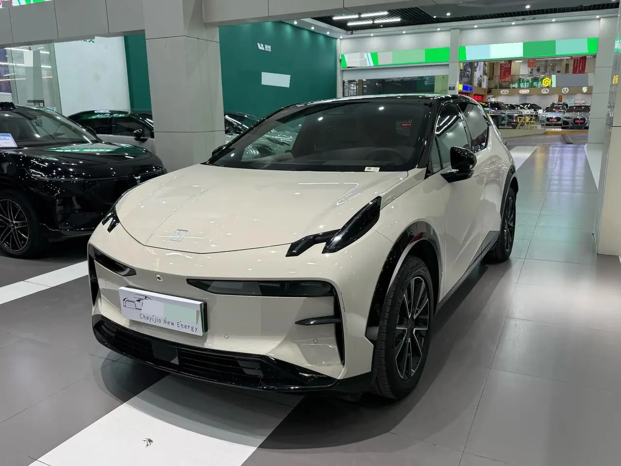 Open image lightbox: Zeekr 2025 Zeekr X Four-Seat Rear-Wheel-Drive Magic Cube Edition Automatic