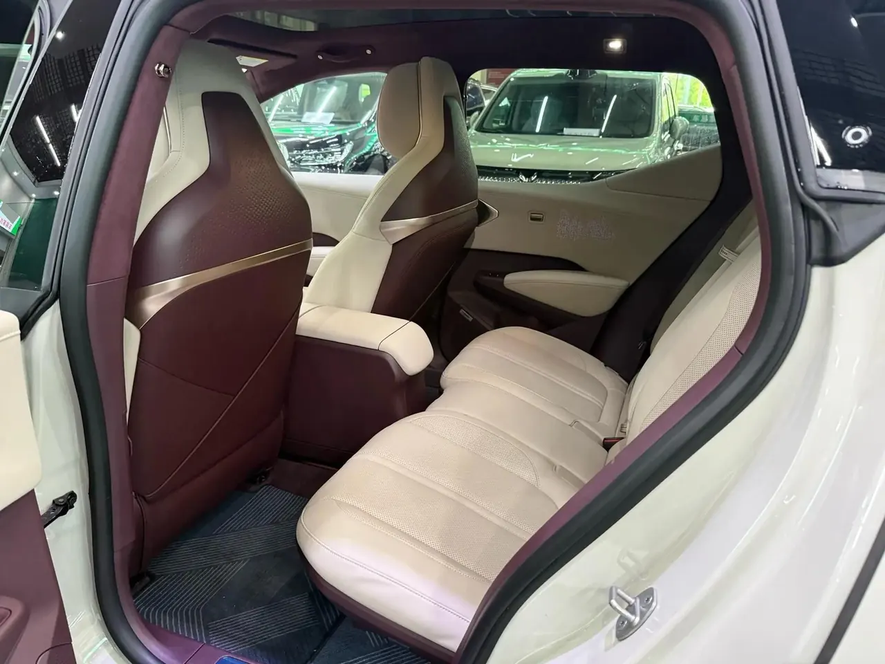 Zeekr 2025 Zeekr X Four-Seat Rear-Wheel-Drive Magic Cube Edition Automatic 5