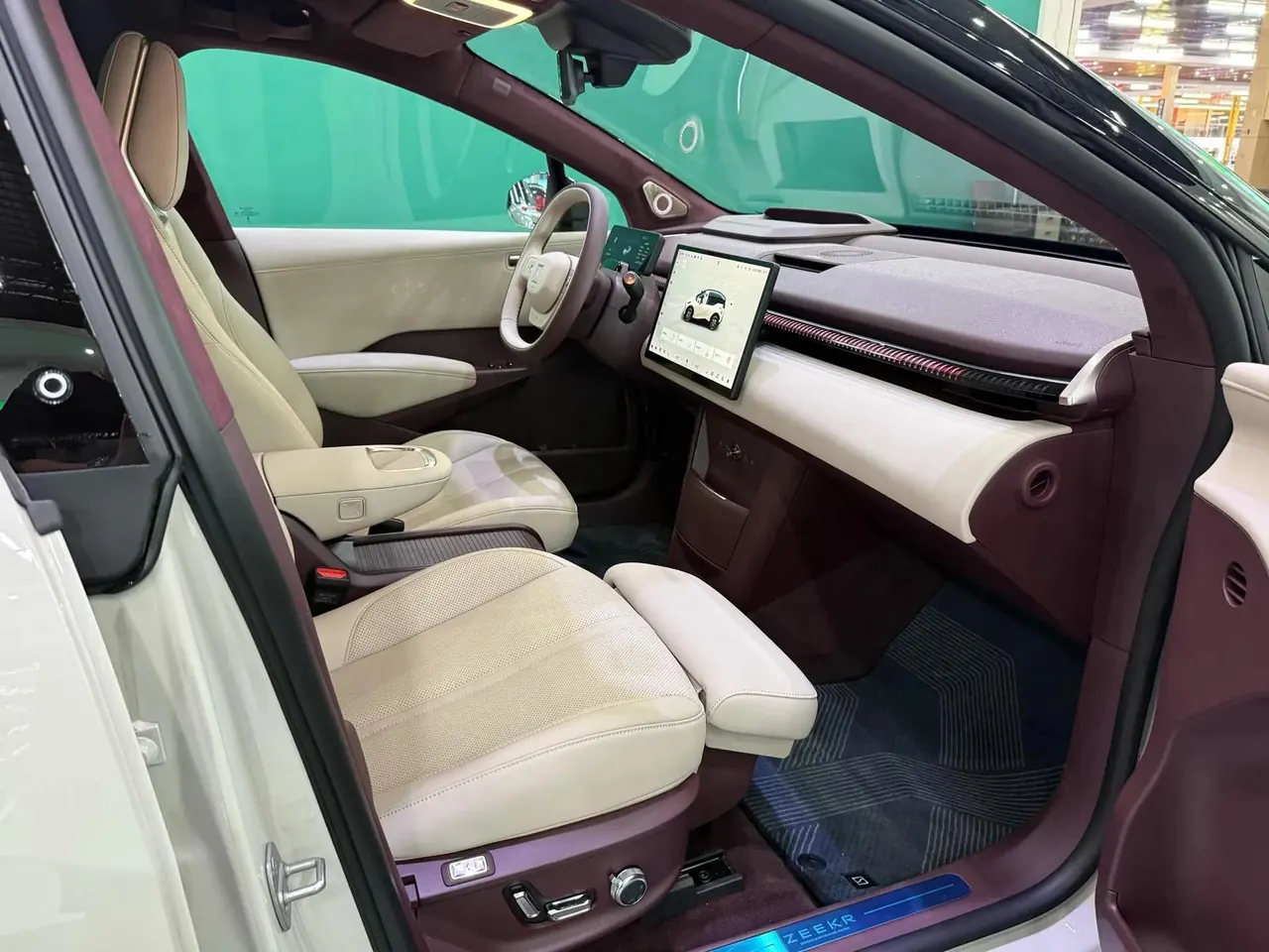 Zeekr 2025 Zeekr X Four-Seat Rear-Wheel-Drive Magic Cube Edition Automatic 7