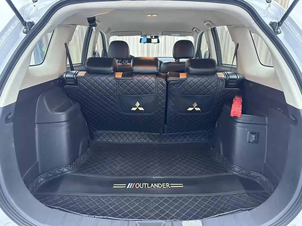 Outlander 2021 model changed to 2.0L two-wheel drive free version 5 seats 14