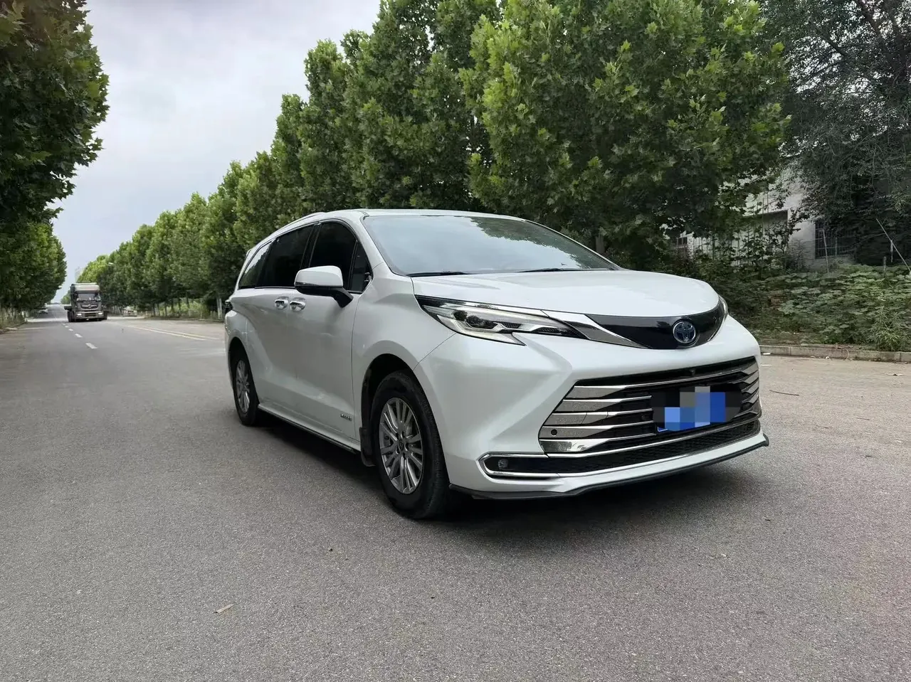 Toyota 2023 Sienna 2.5 CVT Comfort Edition Automatic 2