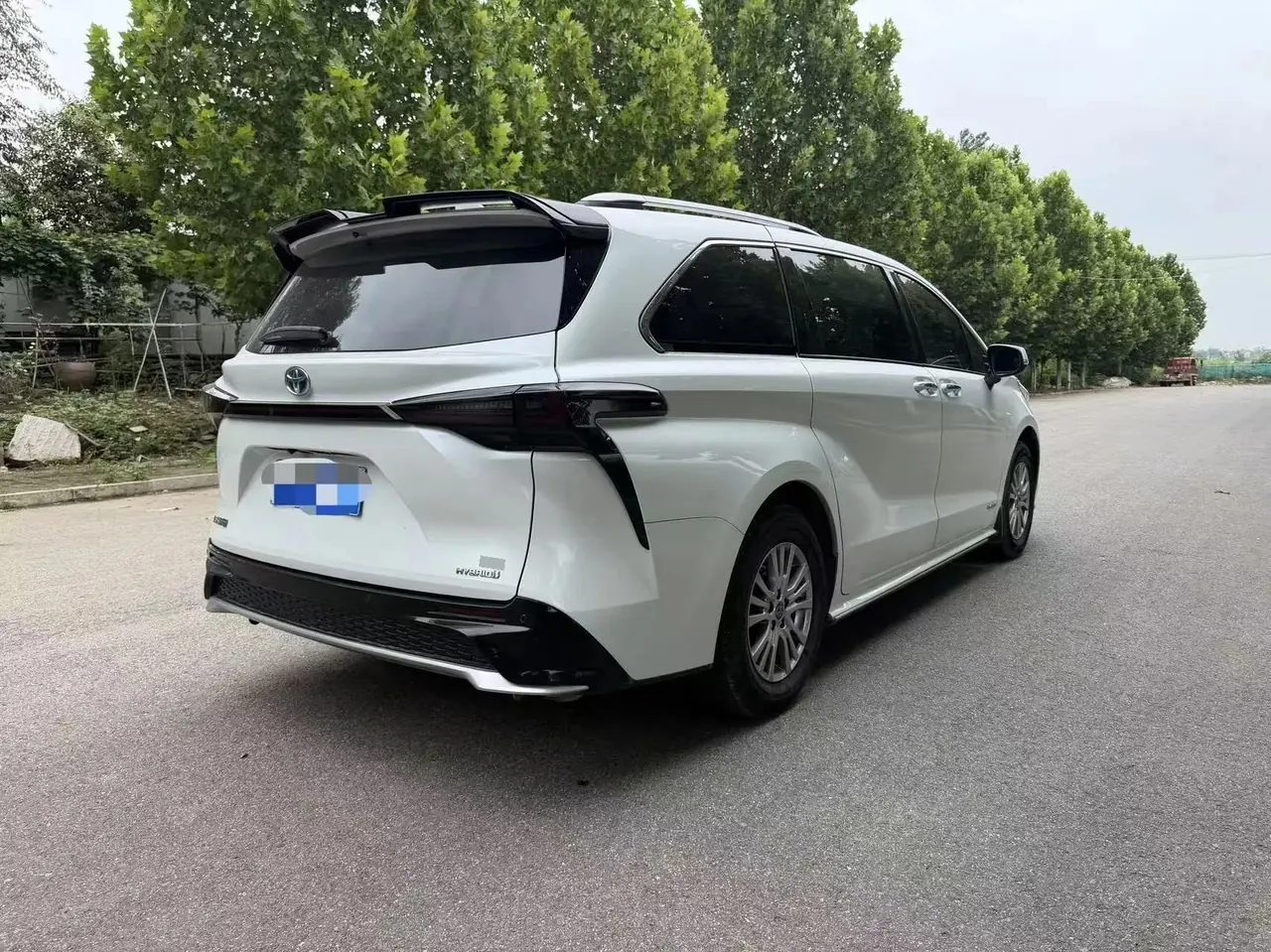 Toyota 2023 Sienna 2.5 CVT Comfort Edition Automatic 3