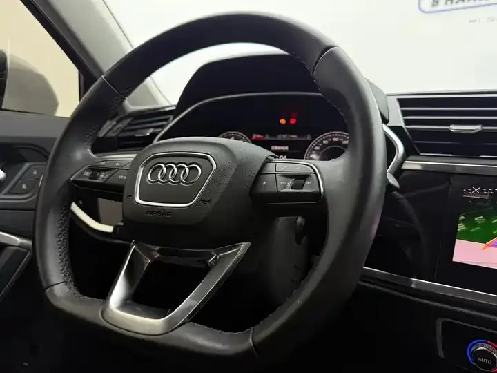 Audi Q3 2023 35 TFSI Fashion Dynamic (1.4T) 16