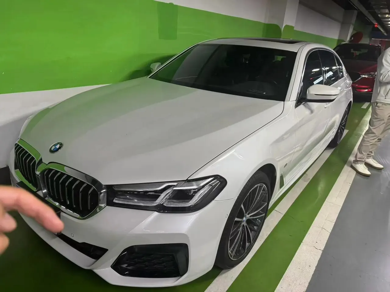 BMW 5 Series 2022 model facelift 530Li Leading Edition M Sport Package - View 1