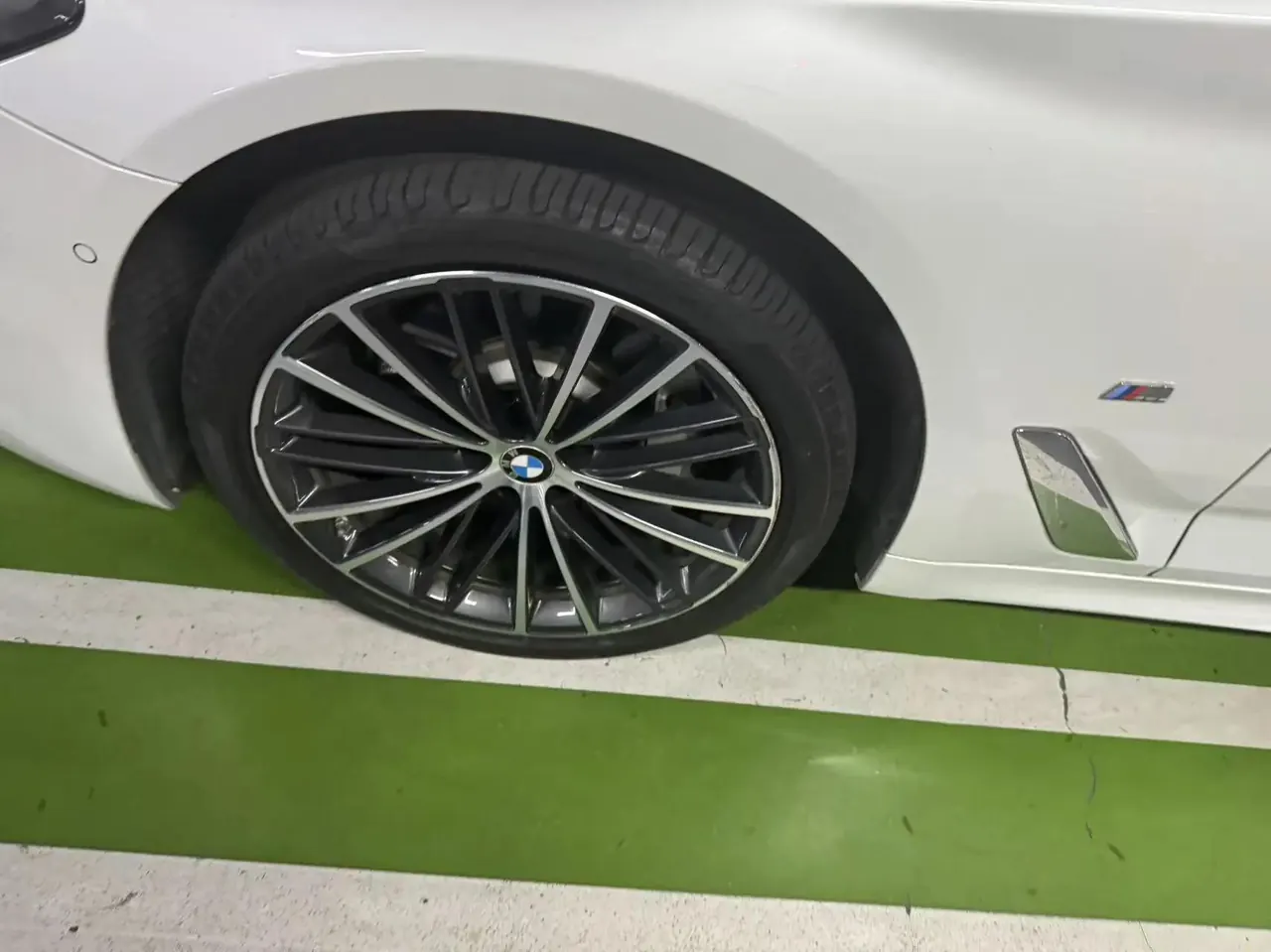 BMW 5 Series 2022 model facelift 530Li Leading Edition M Sport Package 4