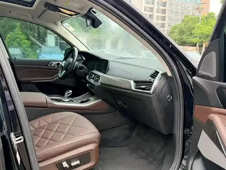 BMW X5 2022 xDrive 30Li exclusive m sports suit 5