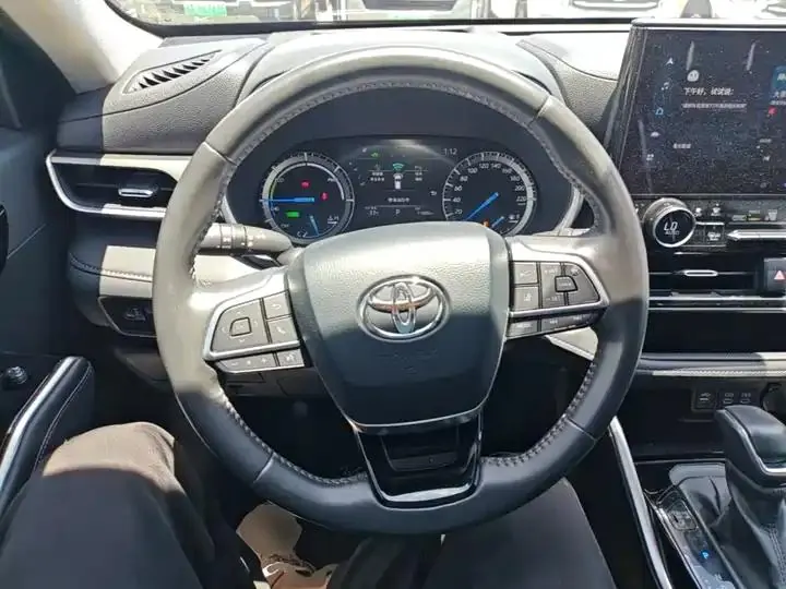 Highlander 2022 Dual Engine 2.5L 4-wheel Drive Premium Edition 7-seat 11