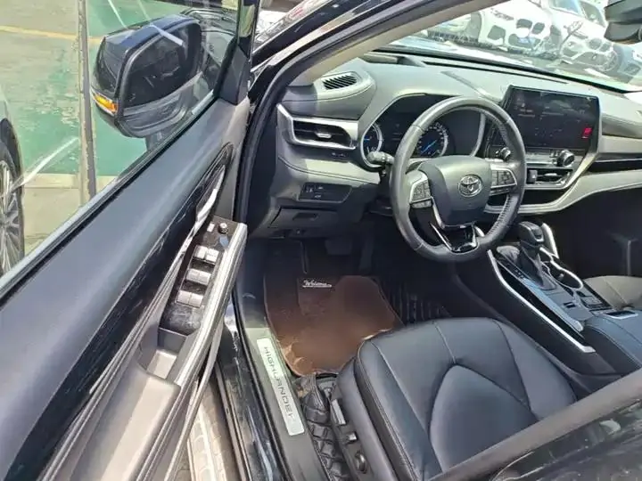 Highlander 2022 Dual Engine 2.5L 4-wheel Drive Premium Edition 7-seat 16