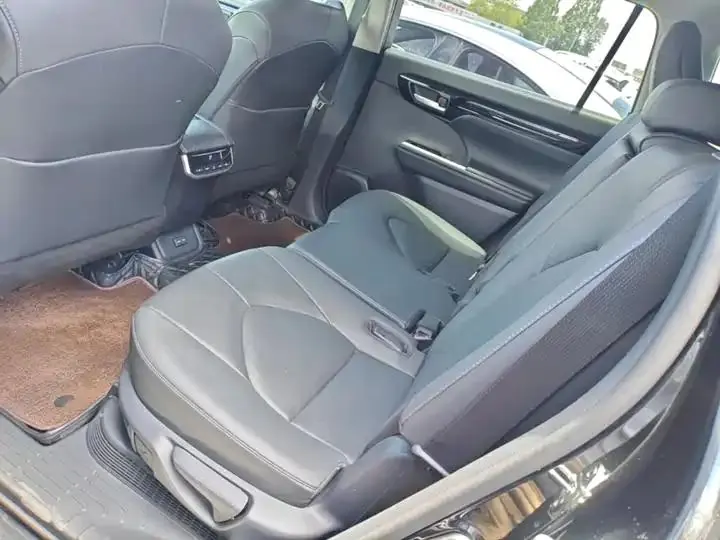 Highlander 2022 Dual Engine 2.5L 4-wheel Drive Premium Edition 7-seat 17