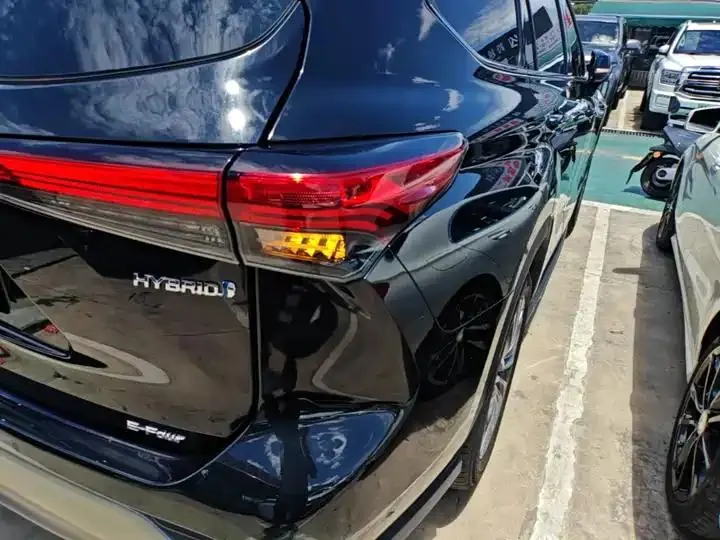 Highlander 2022 Dual Engine 2.5L 4-wheel Drive Premium Edition 7-seat 8