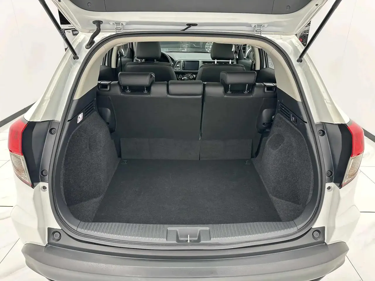 Vezel 2020 1.5L CVT Pioneer Edition 15