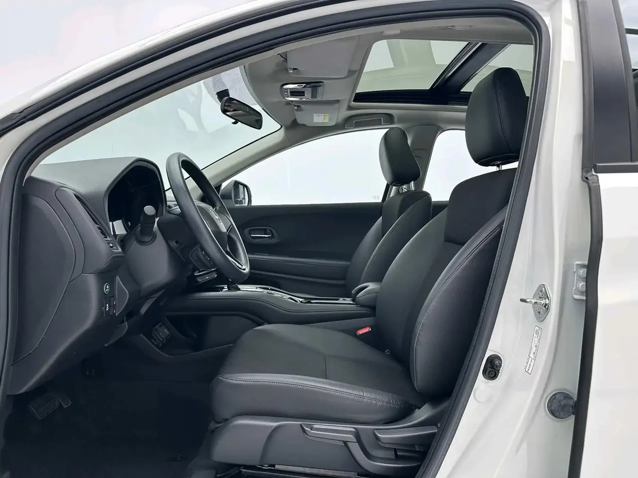 Vezel 2020 1.5L CVT Pioneer Edition 5