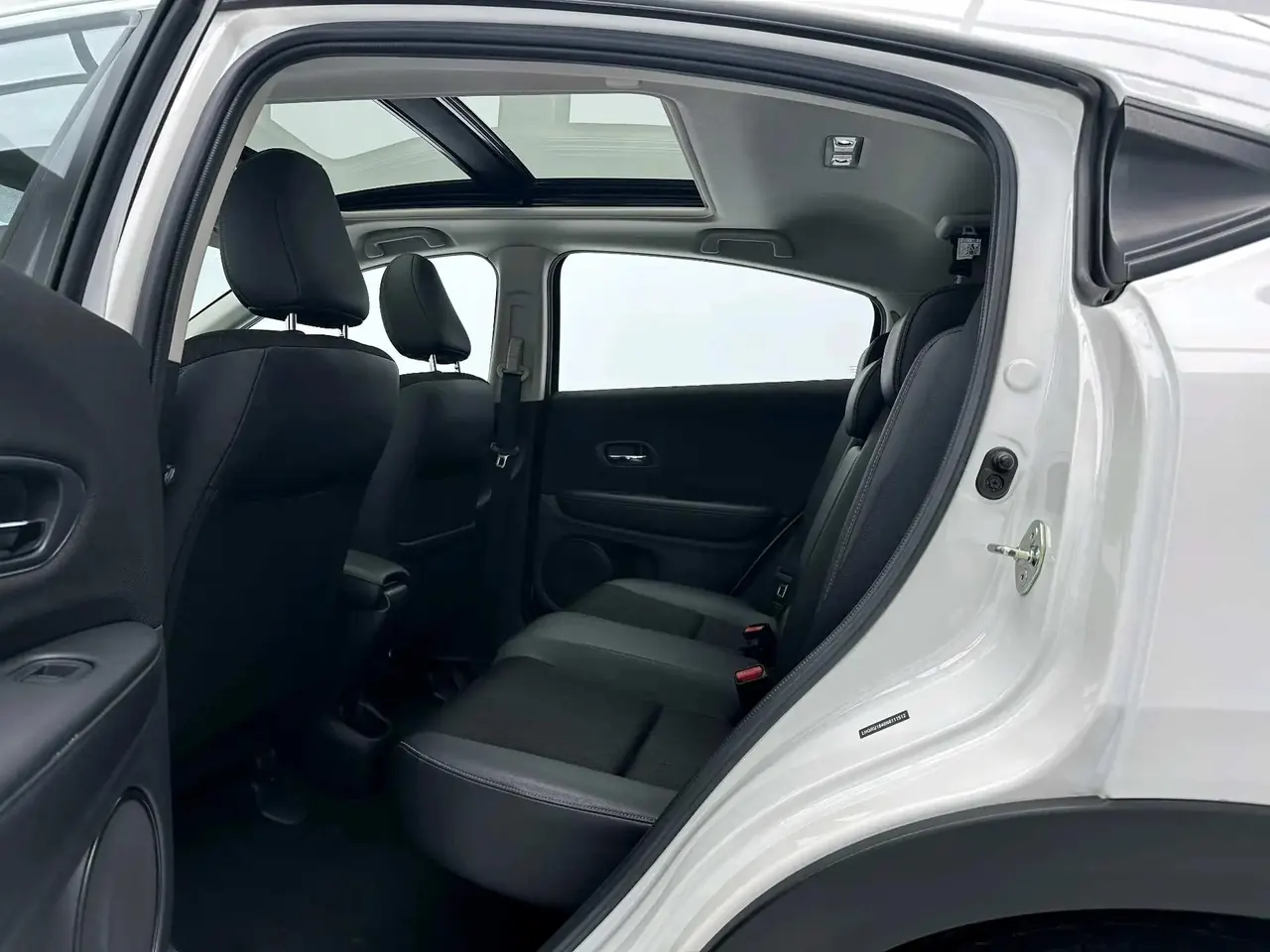 Vezel 2020 1.5L CVT Pioneer Edition 6