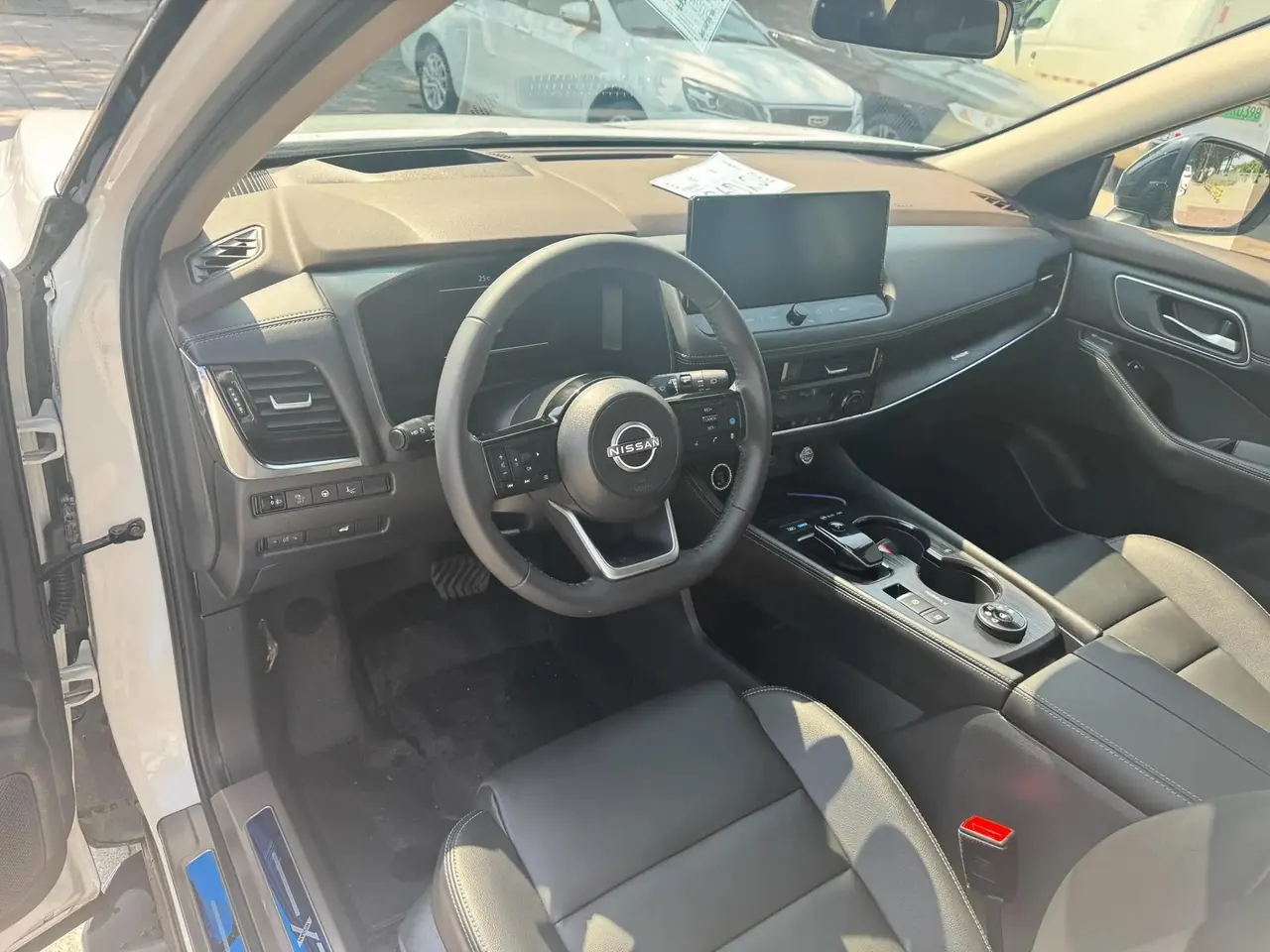 Nissan 2023 Qijun e-POWER 1.5 Super Mixed Dual Motor Four-wheel Drive Extreme Edition Automatic Gear 5