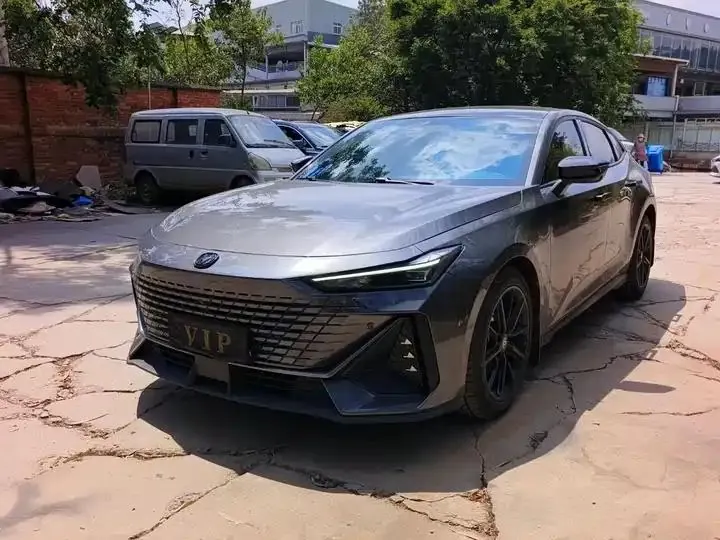 ChangAn UNI-V 2023 1.5T Sports Edition - View 1