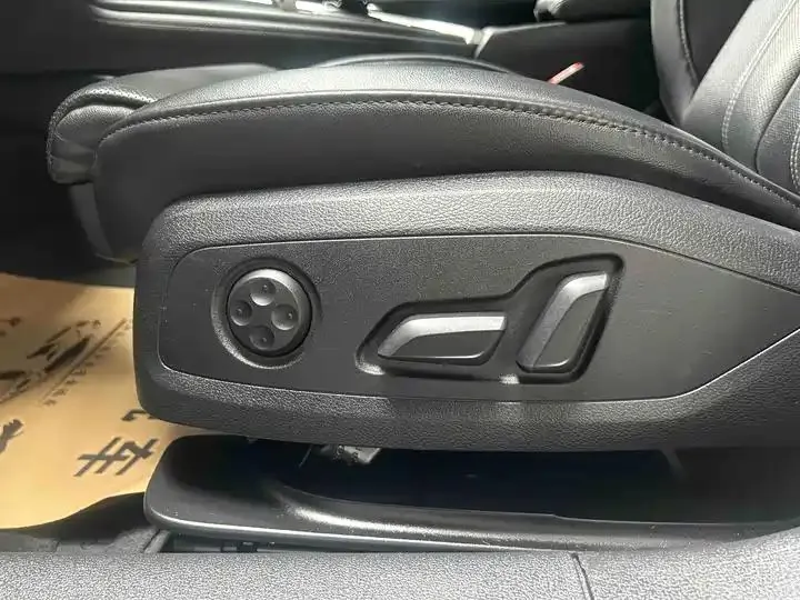 Audi A4L 2022 model, 40 TFSI Luxury Dynamic Edition 2