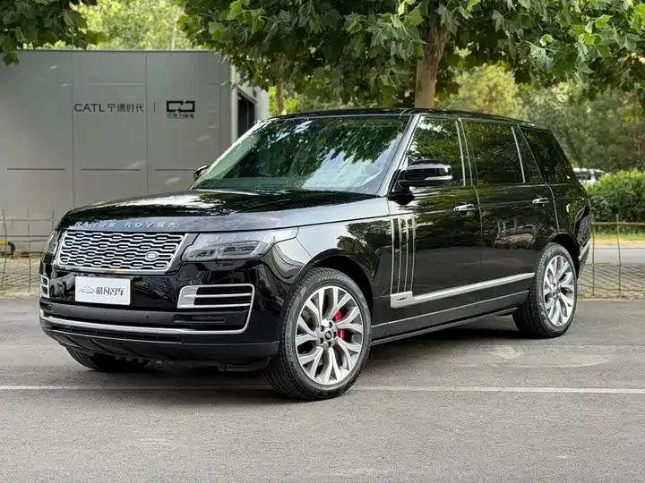 Open image lightbox: Range Rover 2021 3.0 L6 Hands-on Lengthen Classic Edition