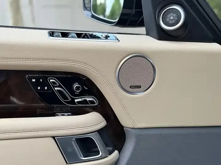 Range Rover 2021 3.0 L6 Hands-on Lengthen Classic Edition 11