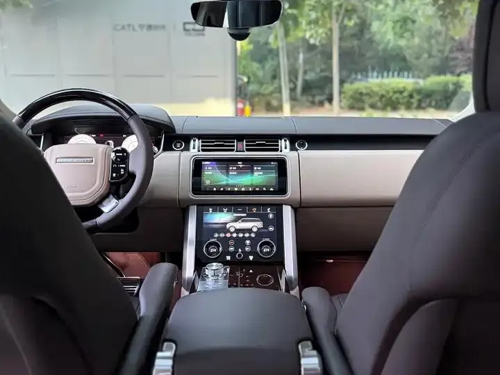 Range Rover 2021 3.0 L6 Hands-on Lengthen Classic Edition 13
