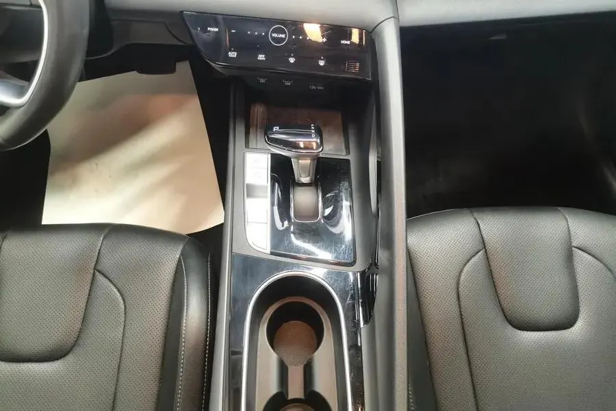 Elantra 2021 1.5L CVT Luxury Edition 13