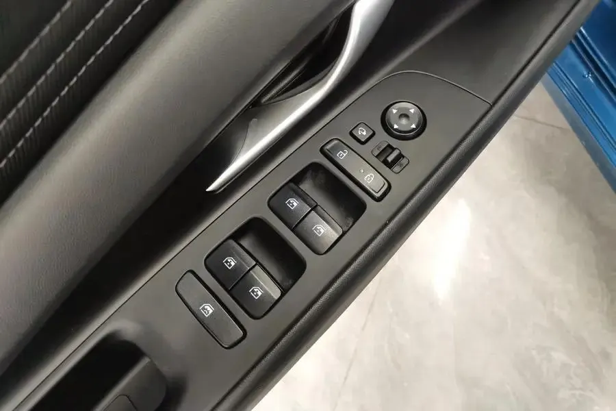 Elantra 2021 1.5L CVT Luxury Edition 15