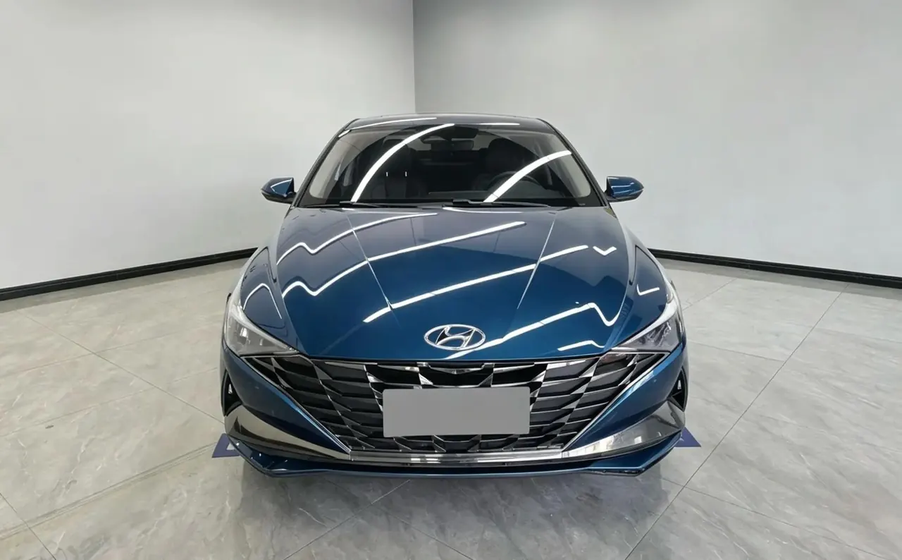 Elantra 2021 1.5L CVT Luxury Edition 3