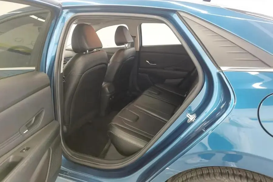 Elantra 2021 1.5L CVT Luxury Edition 8