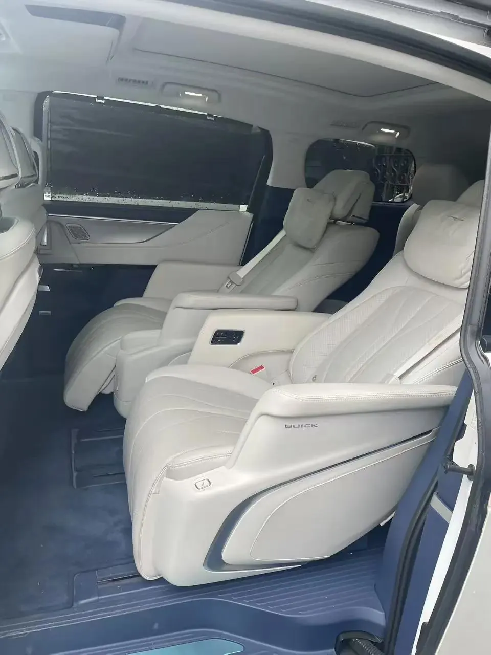 Buick GL8 New Energy 2024 Lu Zun Luxury Edition 6 3