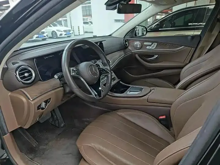 Mercedes Benz E-Class 2023 to E 300 L Sports Fashion 5