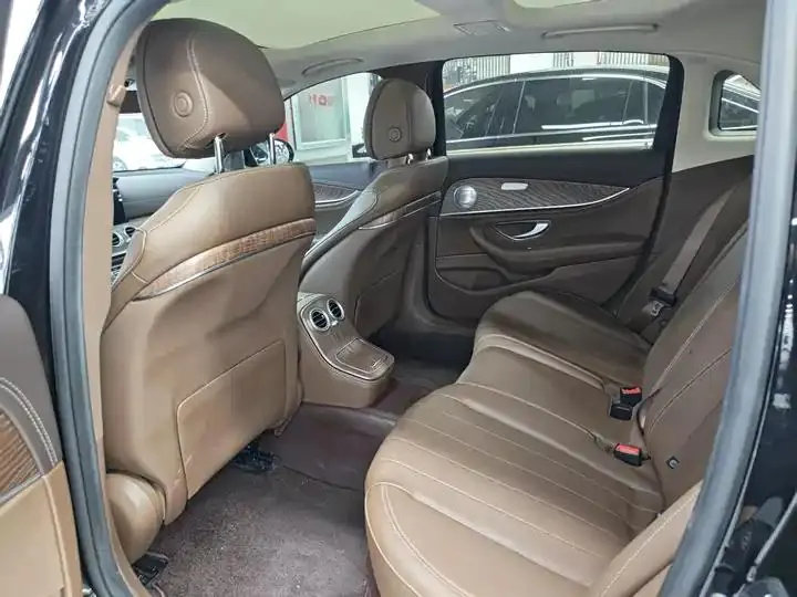 Mercedes Benz E-Class 2023 to E 300 L Sports Fashion 6