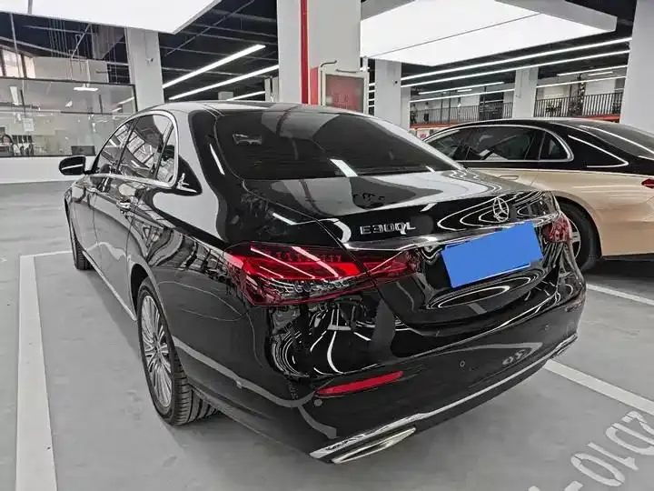 Mercedes Benz E-Class 2023 to E 300 L Sports Fashion 9