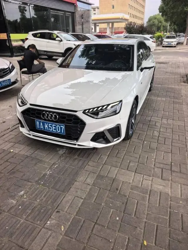 Audi A4L 2022 model 40 TFSI Sporty Style version - View 1