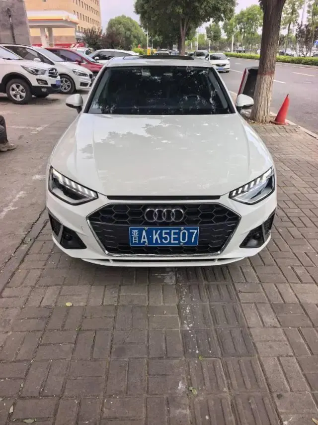 Audi A4L 2022 model 40 TFSI Sporty Style version 2