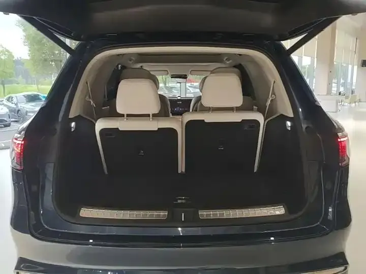 AITO M8 2025 extended range Max version 53.4kWh 6-seat version (192-line laser Radar) 19