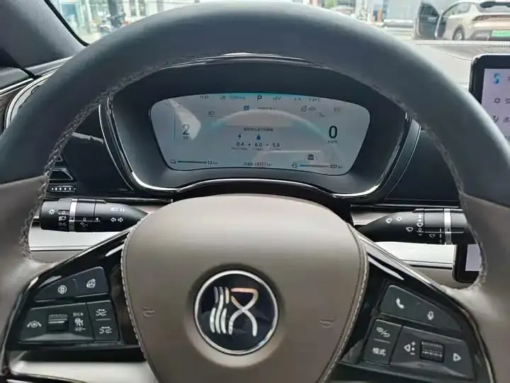 Han 2024 DM-i Glory Edition 121KM Honor Type 11