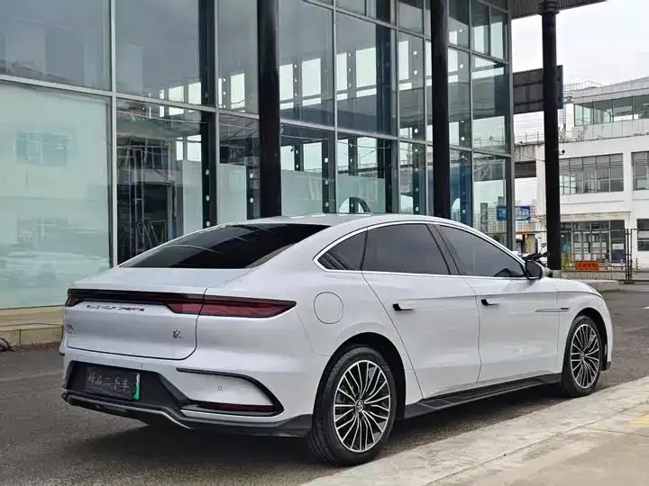 Han 2024 DM-i Glory Edition 121KM Honor Type 9