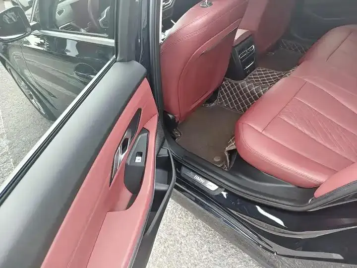 BMW i3 2024 eDrive 35 L 8