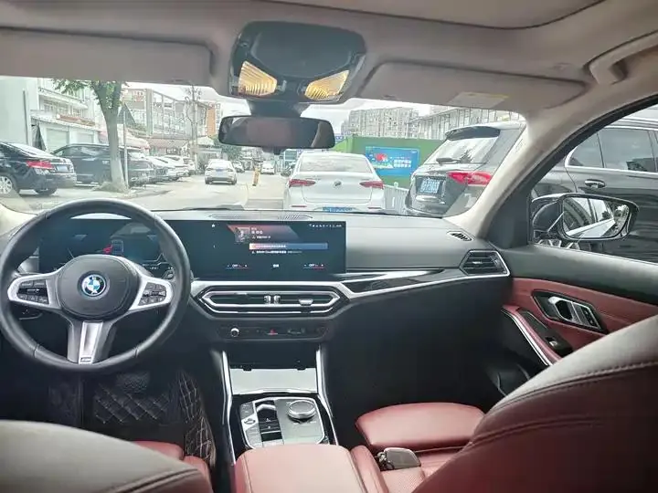 BMW i3 2024 eDrive 35 L 9