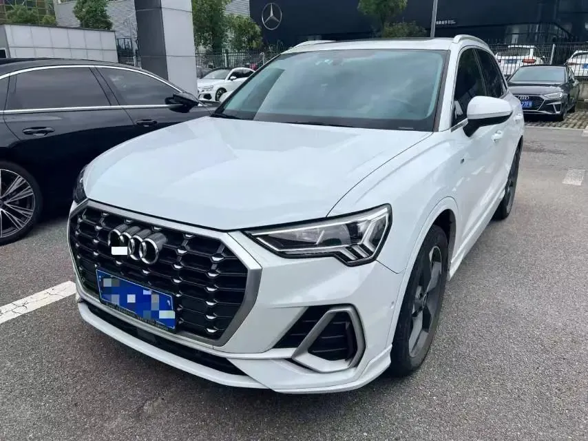 Audi Q3 2022 model 35 TFSI Fashion Dynamic Edition - View 1