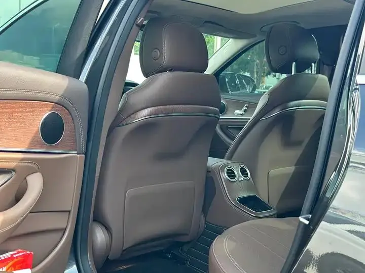 Mercedes Benz Class E 2023 E 260 L 11