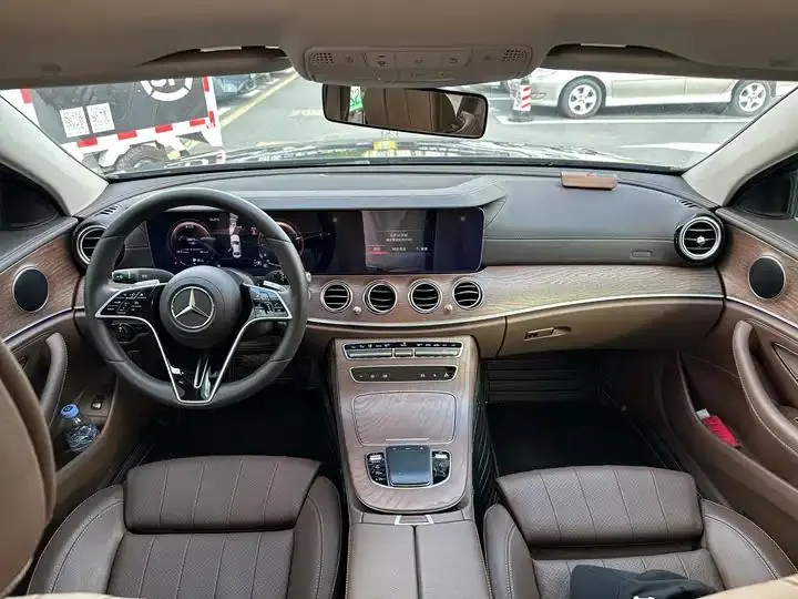 Mercedes Benz Class E 2023 E 260 L 12