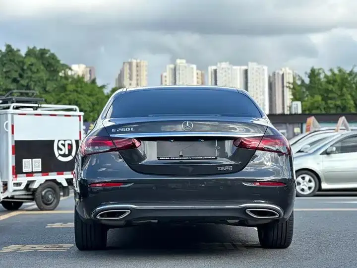 Mercedes Benz Class E 2023 E 260 L 14