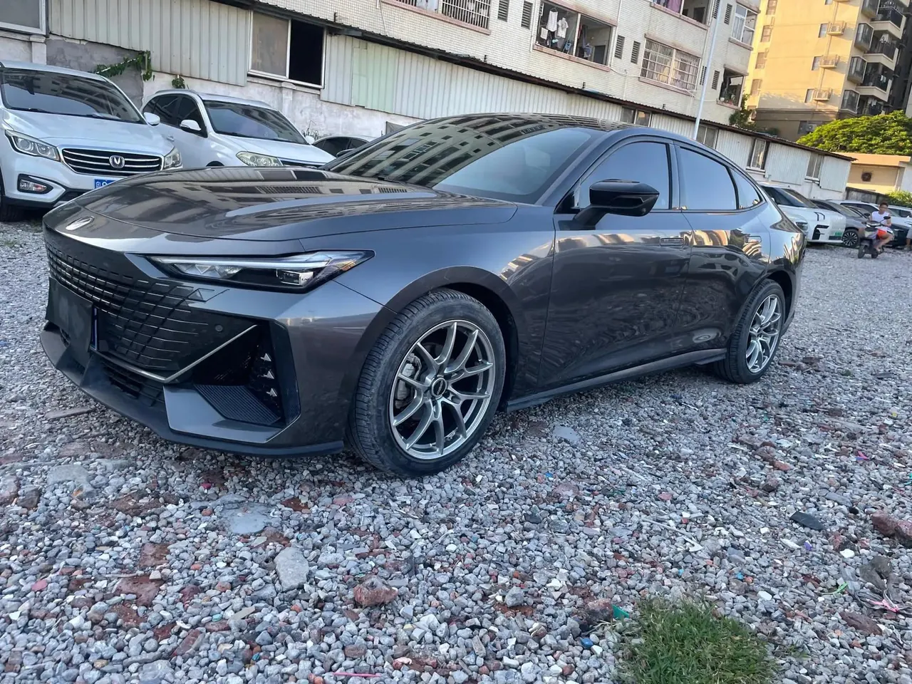ChangAn UNI-V 2022 1.5T Sports Edition - View 1