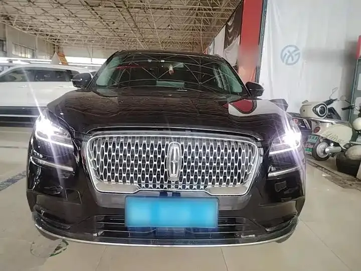 Explorer 2020 2.0T Two‑Wheel Drive Prestige Edition 3