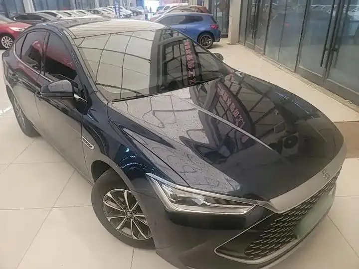 Qin PLUS 2023 Champion Edition DM-i 55KM Leading Model 4