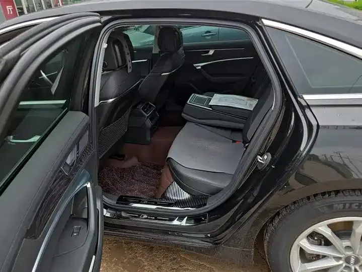 Audi A6L 2020 40 TFSI Deluxe Elegant 11