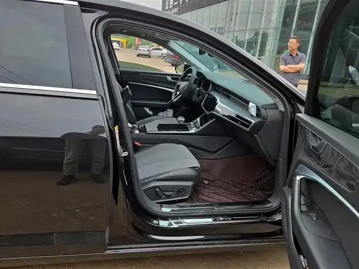 Audi A6L 2020 40 TFSI Deluxe Elegant 8