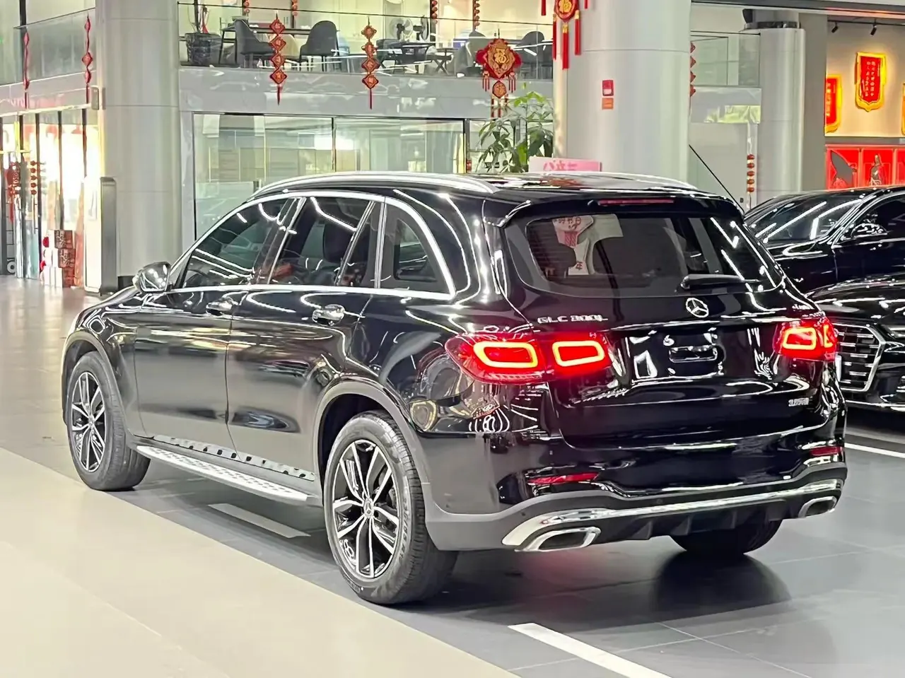 Mercedes Benz GLC 2021 model, GLC 300 L 4MATIC Sport version 9
