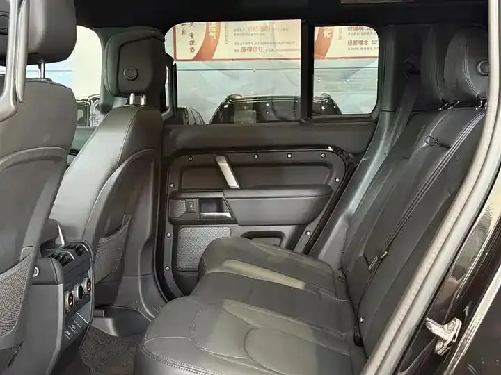 Land Rover Guard 2024 110 5.0T V8 17
